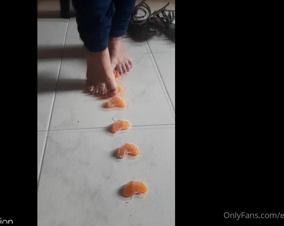 EvvaLion aka evvalion - 02-08-2021 OnlyFans Video - Crushing a juicy tangerine with my toes and soles