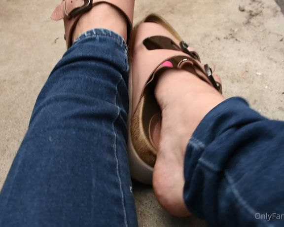 EvvaLion aka evvalion - 08-07-2021 OnlyFans Video - Sunny day in Medellin today, look my sweaty sandals  my feet stinks baby, sniff and