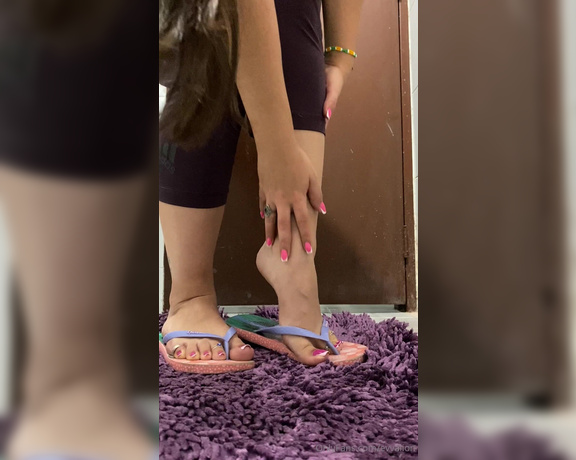 EvvaLion aka evvalion - 02-10-2024 OnlyFans Video - I love my flip flops