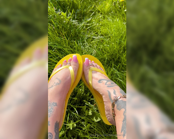 Latina Marina aka latinamarina - 04-16-2024 OnlyFans Video - Watch my pretty toes Basking in the sun