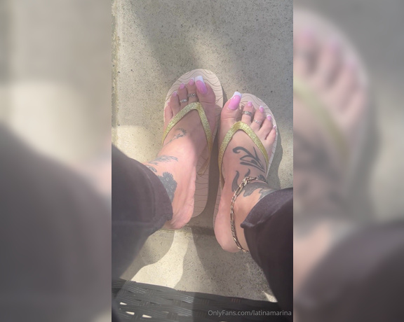 Latina Marina aka latinamarina - 05-24-2024 OnlyFans Video - Happy flip flop Friday too Later will be freaky Friday in Heathrow