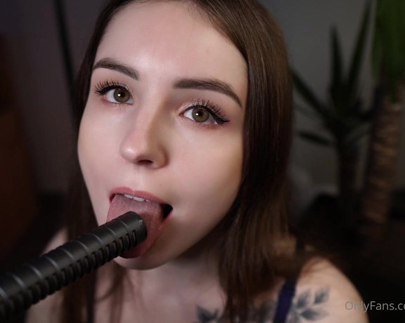 Princess Malinkaa aka malinkaa98 - 06-19-2024 OnlyFans Video - ASMR Lens lick , Fingers sucking , Spit painting , Long micro licks and much eye