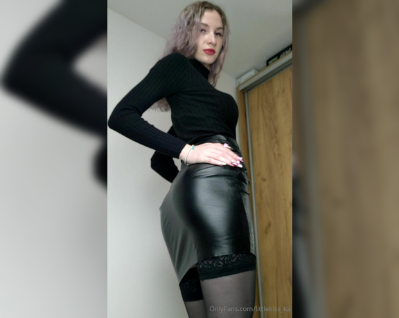 LittleKiss_ka aka littlekiss_ka - 09-19-2023 OnlyFans Video - Do you want to squeeze my ass