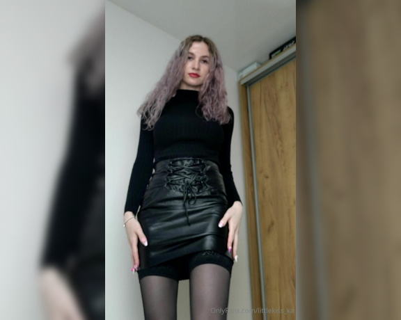 LittleKiss_ka aka littlekiss_ka - 09-19-2023 OnlyFans Video - Do you want to squeeze my ass