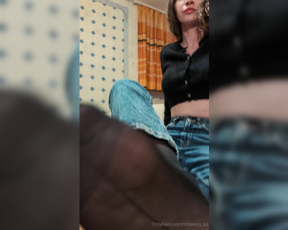 LittleKiss_ka aka littlekiss_ka - 09-21-2024 OnlyFans Video - Focus on my feet_4omo