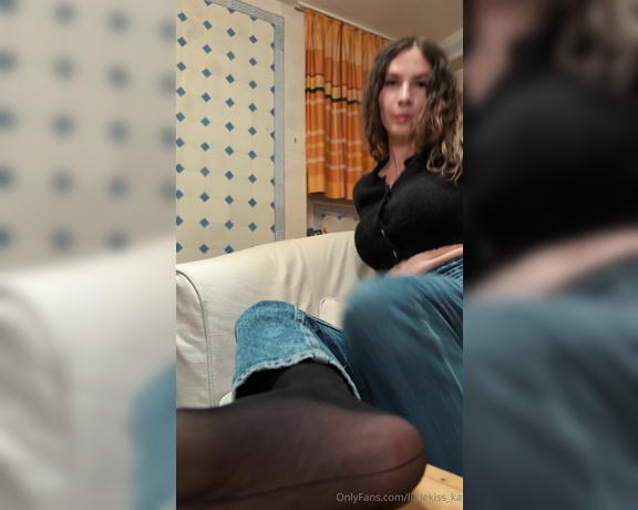 LittleKiss_ka aka littlekiss_ka - 09-21-2024 OnlyFans Video - Focus on my feet_4omo