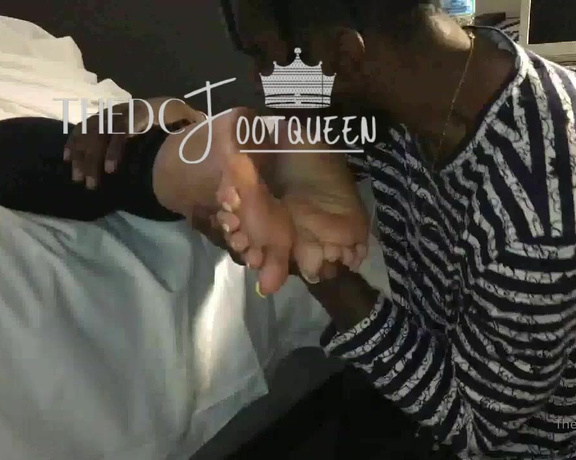 Thedcfootqueen aka thedcfootqueen - 06-27-2024 OnlyFans Video - FOOT worship