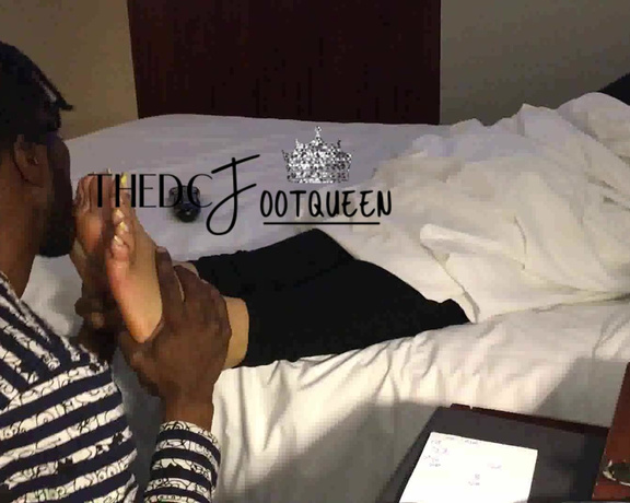 Thedcfootqueen aka thedcfootqueen - 06-19-2024 OnlyFans Video - Super ticklish foot worship