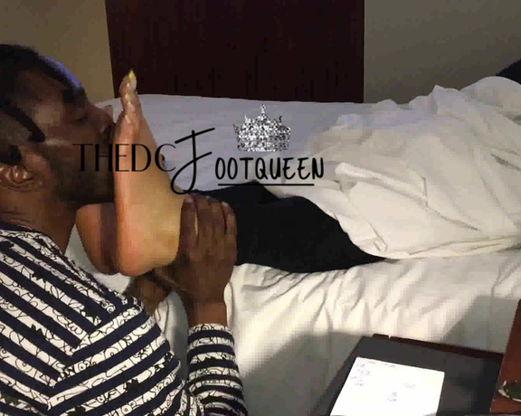 Thedcfootqueen aka thedcfootqueen - 06-19-2024 OnlyFans Video - Super ticklish foot worship