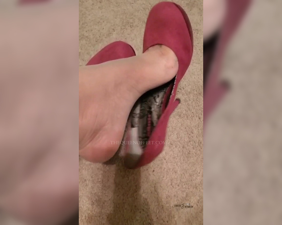 Thedcfootqueen aka thedcfootqueen - 05-26-2024 OnlyFans Video - Pantyhose and pumps tease  In DM