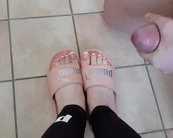 Dame Olga aka dameolgaff - 05-07-2022 OnlyFans Video - So, You Want to Cum on My Flip Flops Today, I want to feel and look