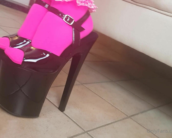 Dame Olga aka dameolgaff - 05-13-2022 OnlyFans Video - Cum on Stripper Shoes and Pink Footwear for Valentines Day Happy Valentines Day For February, the