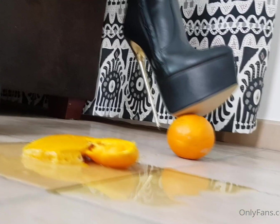 Dame Olga aka dameolgaff - 01-25-2022 OnlyFans Video - Oranges Squeeze with High Heel Boots This is a short clip where I crush two oranges