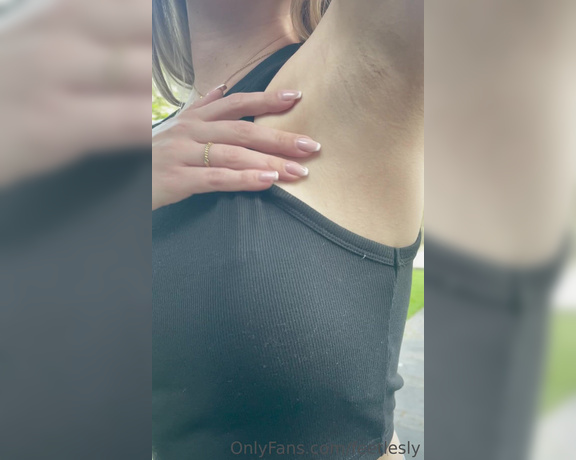 Goddess Lesly aka leslyfeet - 06-07-2023 OnlyFans Video - I see more and more fans for my armpits Tell me