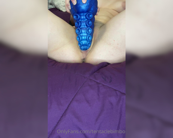 TentacleBimbo aka tentaclebimbo - 04-26-2022 OnlyFans Video - Heres two minutes of me fucking myself with my favorite dildo This huge ass tentacle clings