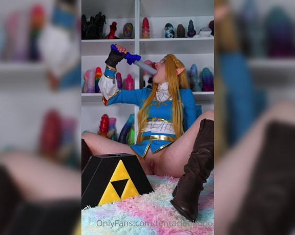 TentacleBimbo aka tentaclebimbo - 05-24-2023 OnlyFans Video - Zelda was pleasuring herself one day when she realized that she wanted to stuff herself with