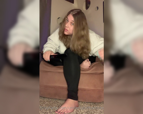 Tabitha Toes aka tabithatoes - 01-28-2021 OnlyFans Video - POV Youre the mirror while Im straightening my hair