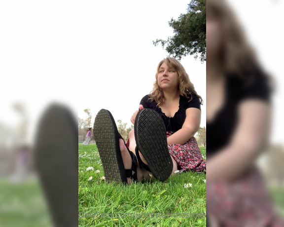 Tabitha Toes aka tabithatoes - 03-03-2021 OnlyFans Video - 4min public shoedirty sole play Come watch me wiggle my toes in the park Would you