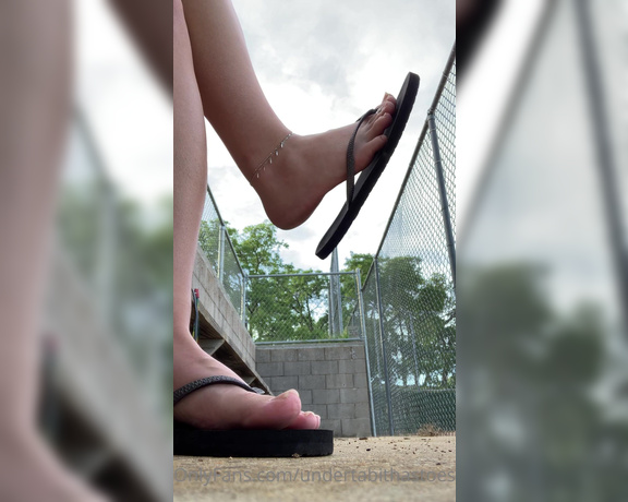 Tabitha Toes aka tabithatoes - 04-12-2021 OnlyFans Video - 7min flip flop dangle in public, at the baseball field