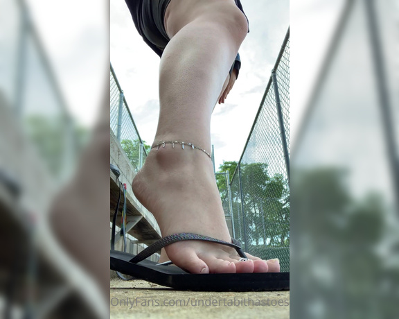 Tabitha Toes aka tabithatoes - 04-12-2021 OnlyFans Video - 7min flip flop dangle in public, at the baseball field