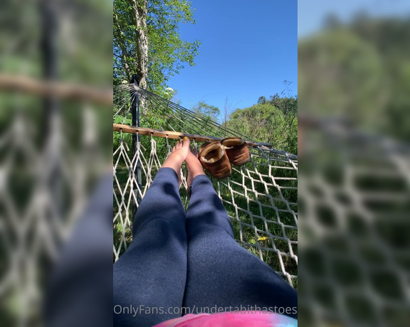 Tabitha Toes aka tabithatoes - 11-21-2021 OnlyFans Video - In the hammock with me