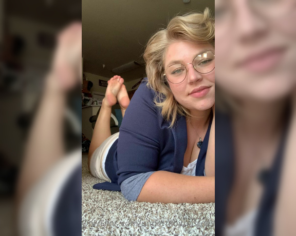 Tabitha Toes aka tabithatoes - 07-06-2021 OnlyFans Video - 24 extra photos because I felt hot AF dressed up like this so youre welcome