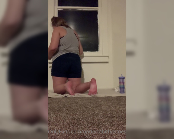 Tabitha Toes aka tabithatoes - 07-30-2021 OnlyFans Video - A time lapse of me working on the window