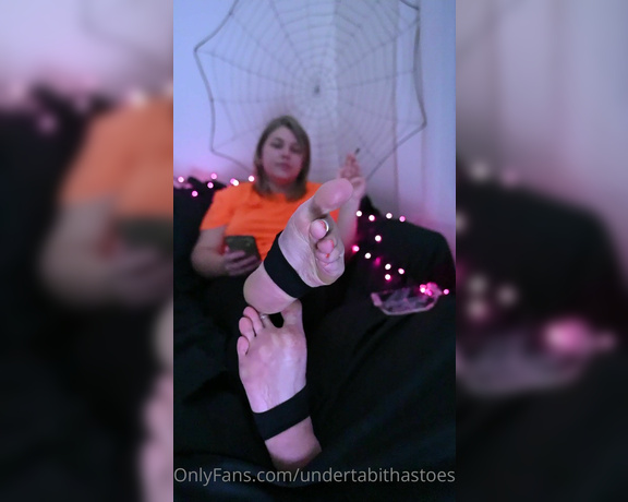 Tabitha Toes aka tabithatoes - 10-06-2021 OnlyFans Video - POV Its the end of the night and youre helping your best friend clean up halloween