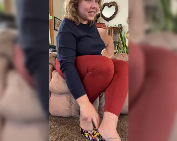 Tabitha Toes aka tabithatoes - 10-06-2023 OnlyFans Video - A requested dangle video I dont usually talk during these but it was requested that I