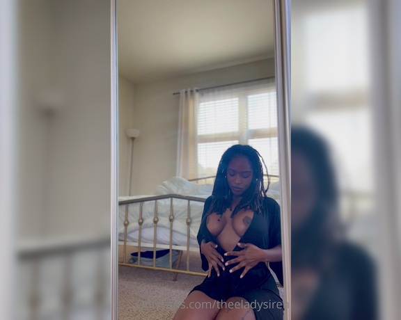 Thee Lady Siren aka theeladysiren - 11-06-2022 OnlyFans Video - Happy Sunday Sailors  Be naked with me