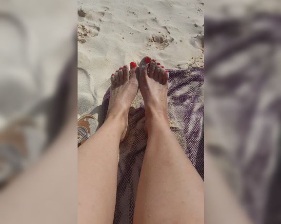 YourGoddessAnna51k aka yourgoddessanna1 - 07-25-2018 OnlyFans Video - Now lick all the sand off my toes, while everyones watching