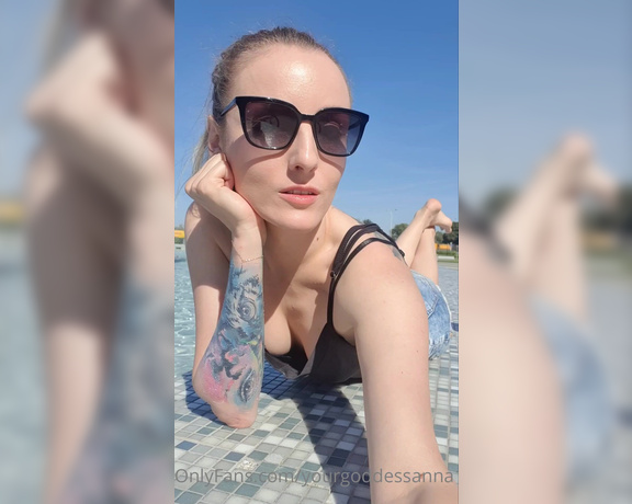 YourGoddessAnna51k aka yourgoddessanna1 - 09-11-2021 OnlyFans Video - Your Goddess by the fountain, public tease because I love it, if you were there I