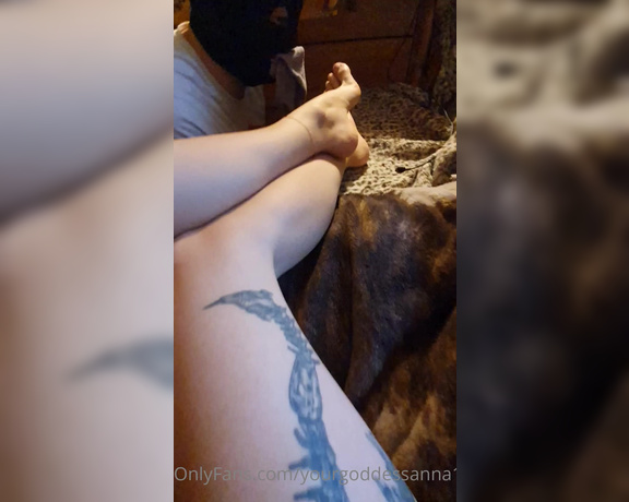 YourGoddessAnna51k aka yourgoddessanna1 - 06-18-2021 OnlyFans Video - Ignored whilst your nose is dug deep into these perfect feet amp I cash in on