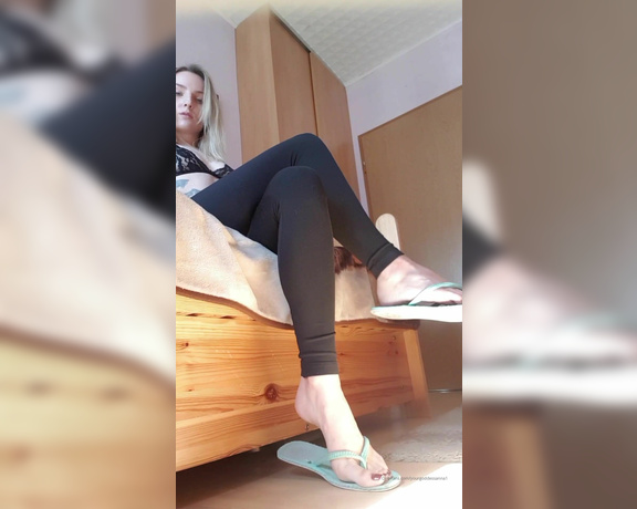 YourGoddessAnna51k aka yourgoddessanna1 - 04-05-2020 OnlyFans Video - My favorite dirty flip flops need cleaning today