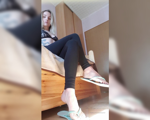 YourGoddessAnna51k aka yourgoddessanna1 - 04-05-2020 OnlyFans Video - My favorite dirty flip flops need cleaning today