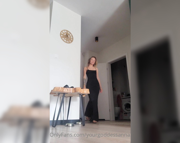 YourGoddessAnna51k aka yourgoddessanna1 - 08-14-2023 OnlyFans Video - Right where I left you, waiting like a good bitch for my next order