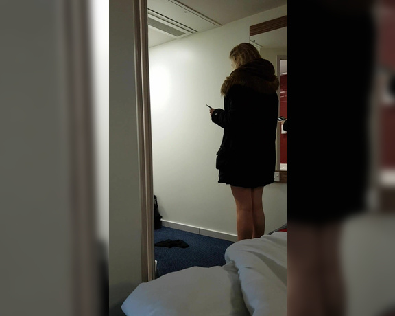 YourGoddessAnna51k aka yourgoddessanna1 - 01-31-2018 OnlyFans Video - When the slave arrives, instantly given him his duties for the evening