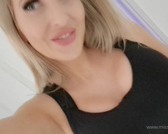 Miss Courtney aka Misscourtneym OnlyFans - Im having such a fun day what are you up