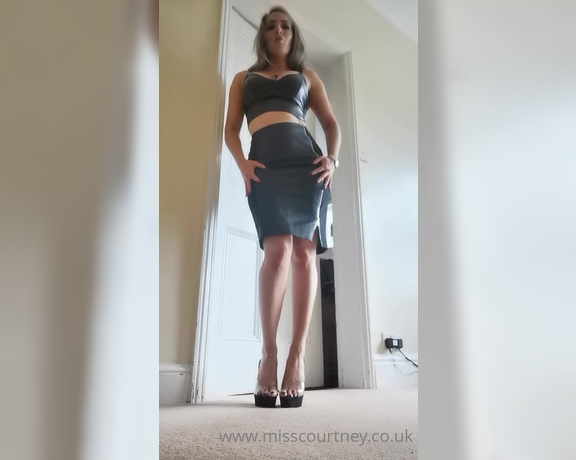 Miss Courtney aka Misscourtneym OnlyFans - Do you like My skirt I think itll look great in a leg worship video Who will I chose to be the