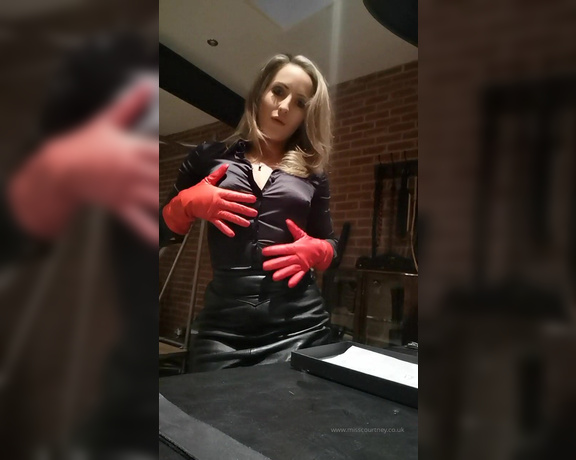 Miss Courtney aka Misscourtneym OnlyFans - New Red leather gloves for my leather skirt