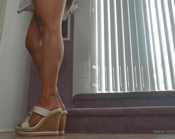 Miss Courtney aka Misscourtneym OnlyFans - Day 30 of My shoe experiment Carvella wedges! I couldnt get onto OF last night, it just 2ouldnt blo