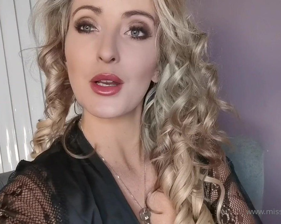 Miss Courtney aka Misscourtneym OnlyFans - Who likes the idea of a chastity club