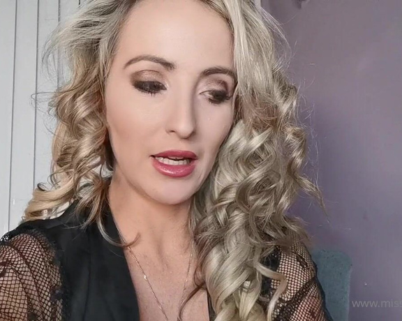 Miss Courtney aka Misscourtneym OnlyFans - Who likes the idea of a chastity club