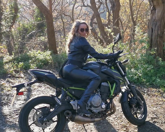 Miss Courtney aka Misscourtneym OnlyFans - Biker babe