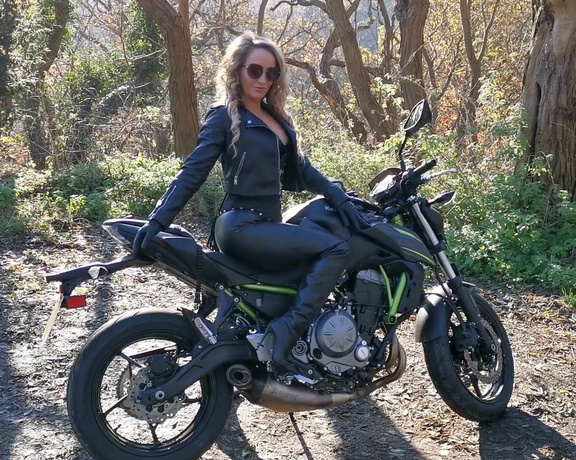 Miss Courtney aka Misscourtneym OnlyFans - Biker babe