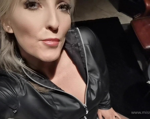 Miss Courtney aka Misscourtneym OnlyFans - How shiny are these