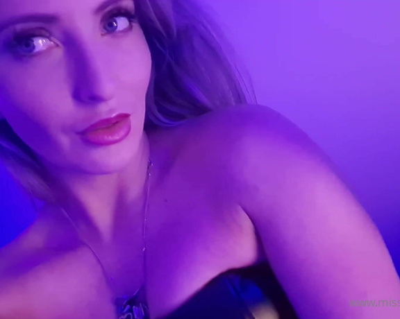 Miss Courtney aka Misscourtneym OnlyFans - Could you do a better job sucking Me off