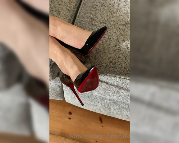 Miss Courtney aka Misscourtneym OnlyFans - My Loubs need cleaning where is your tongue