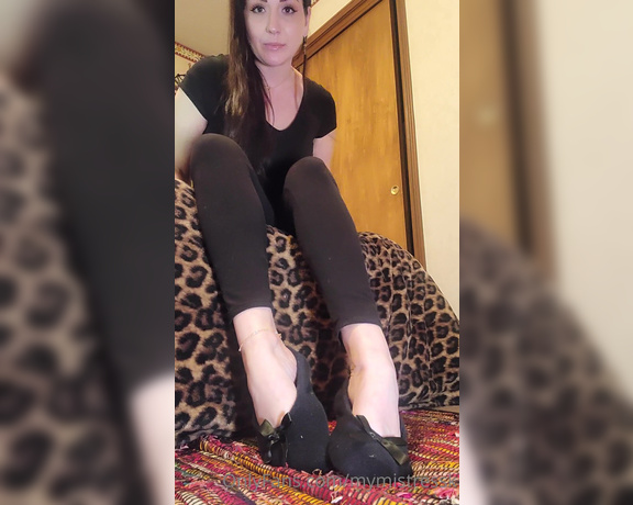 MistressK aka mymistressk - 01-08-2023 OnlyFans Video - JOI for Stinky Slipper Slave