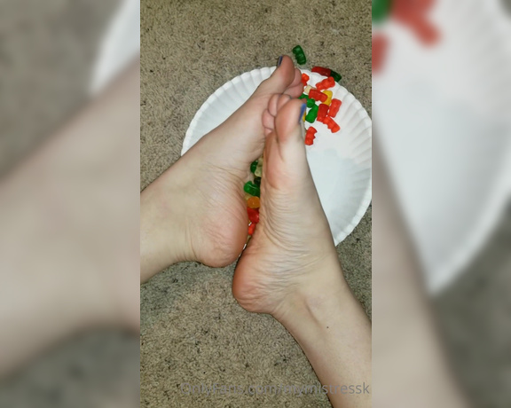 MistressK aka mymistressk - 03-14-2023 OnlyFans Video - SWEATY FEET GUMMIES